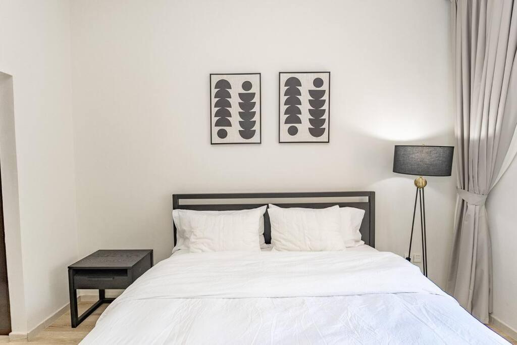 Discovery Gardens American Style 1br Close 2 Metro *