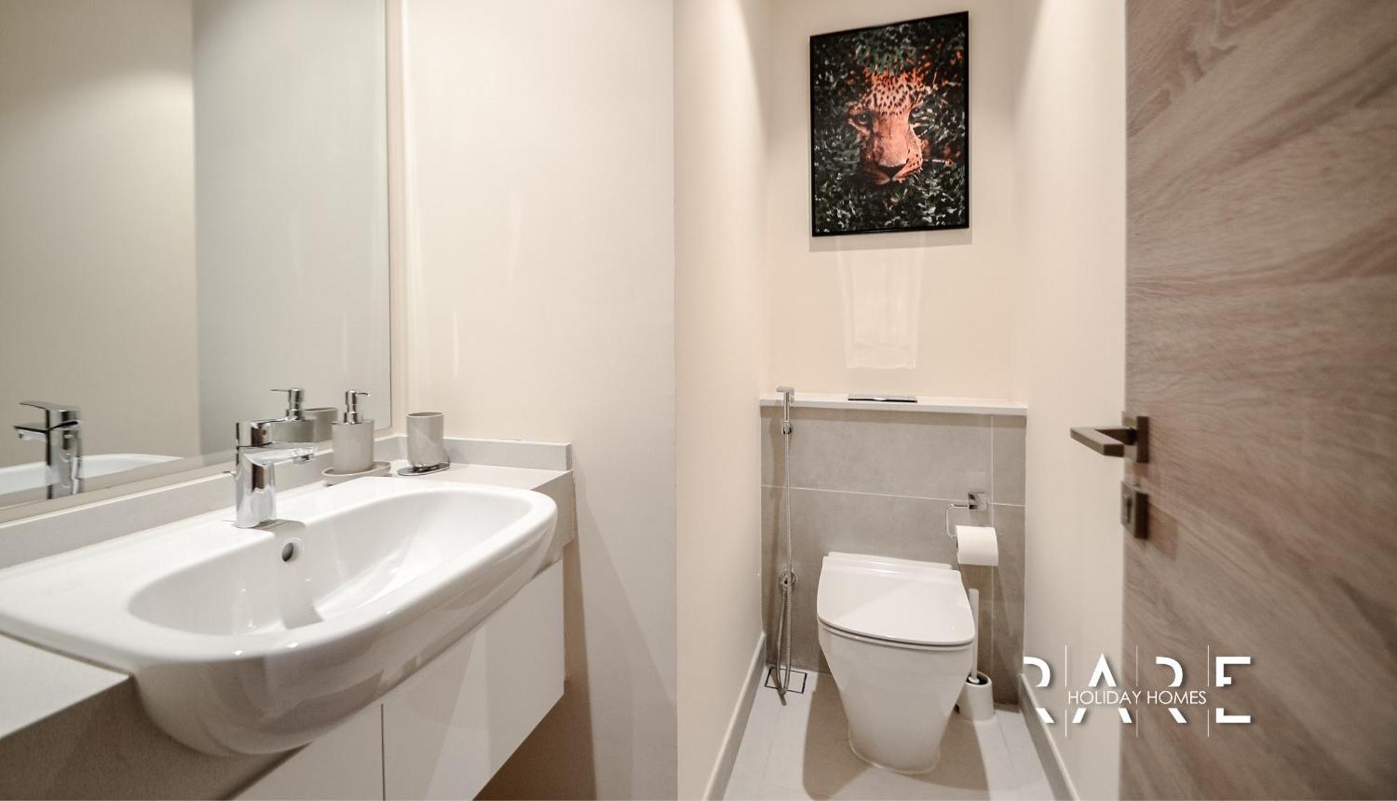 Rare Homes - Near Ain - Marina - One - R209 Apartment