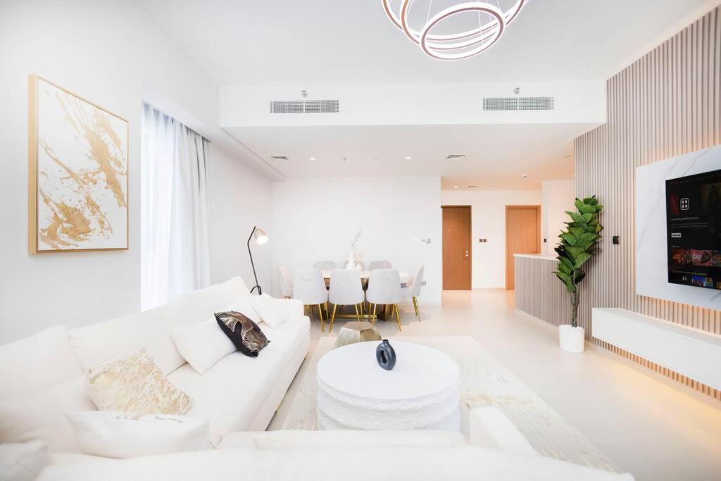 Elegant 4br, Stunning Burj Khalifa Views Act One 3001 * Dubai
