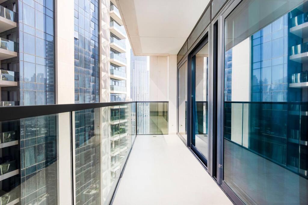 Apartment Elegant 4br, Stunning Burj Khalifa Views Act One 3001 *