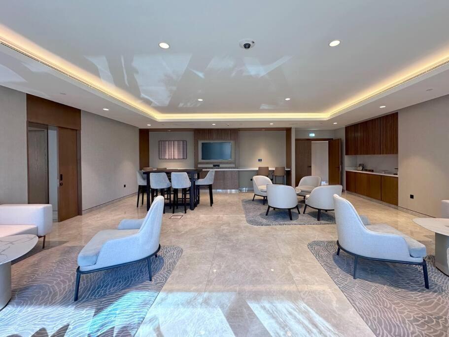 Elegant 4br, Stunning Burj Khalifa Views Act One 3001