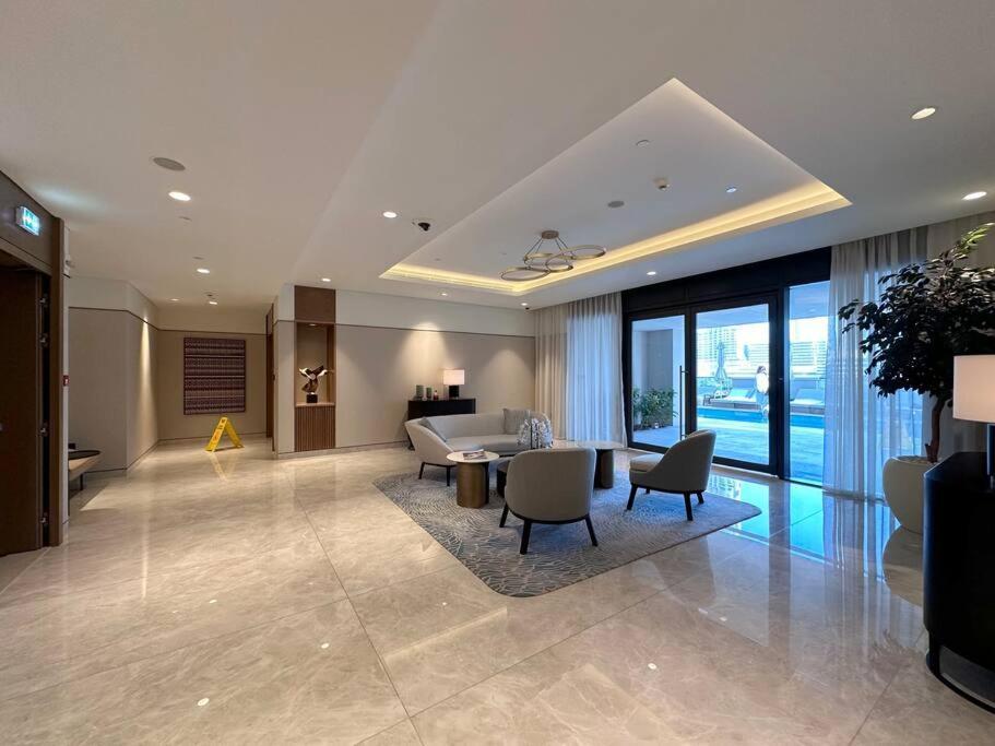 Elegant 4br, Stunning Burj Khalifa Views Act One 3001 Dubai