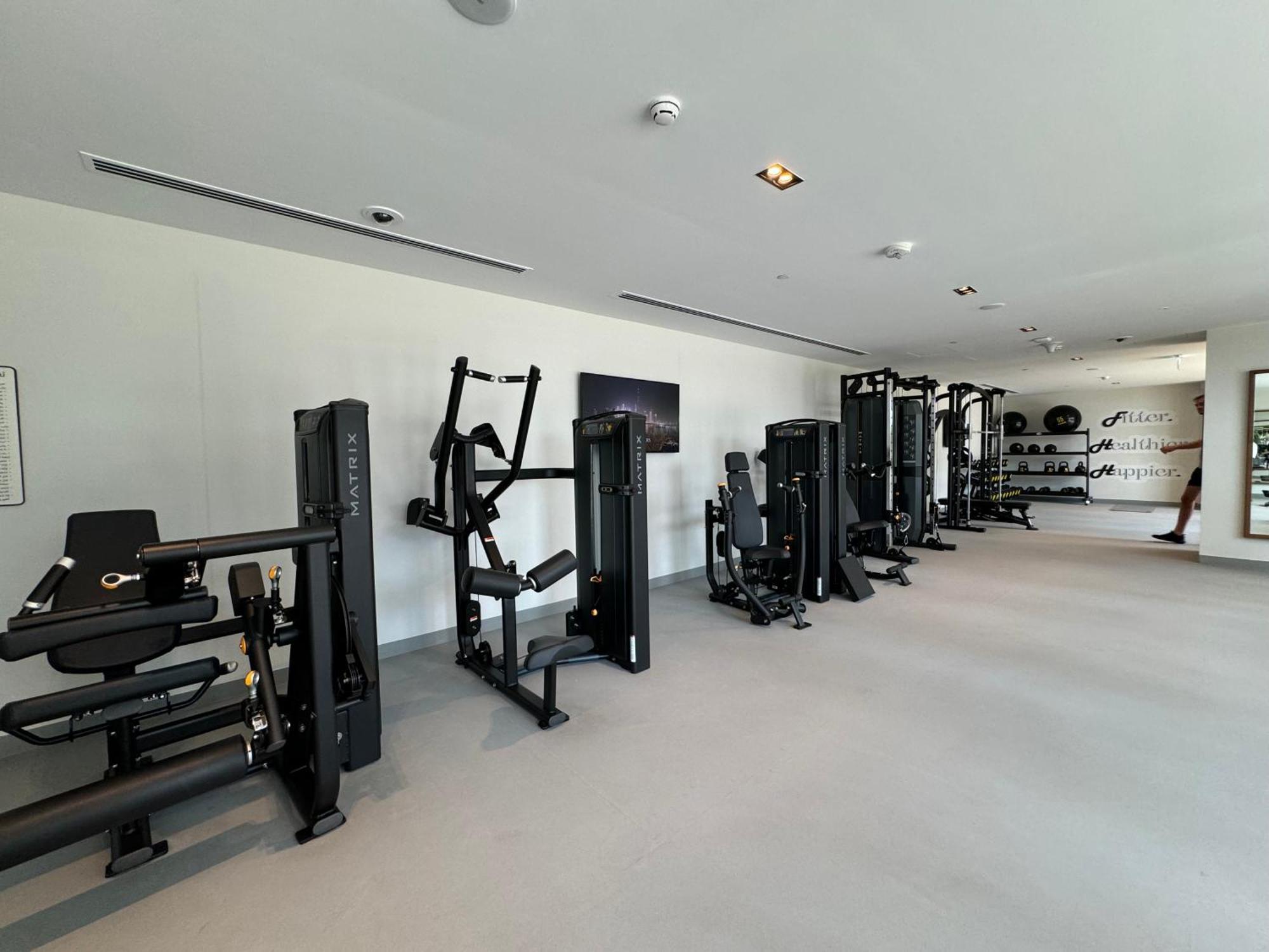 Modern 2br Near Mall & Burj Khalif *