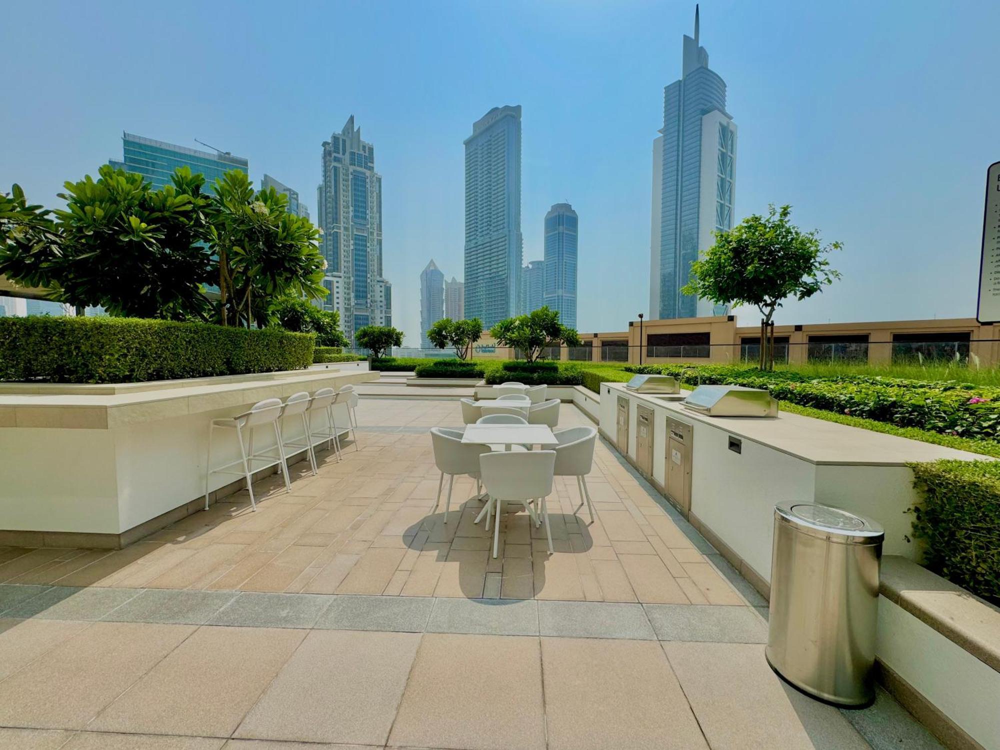 Modern 2br Near Mall & Burj Khalif Holiday home
