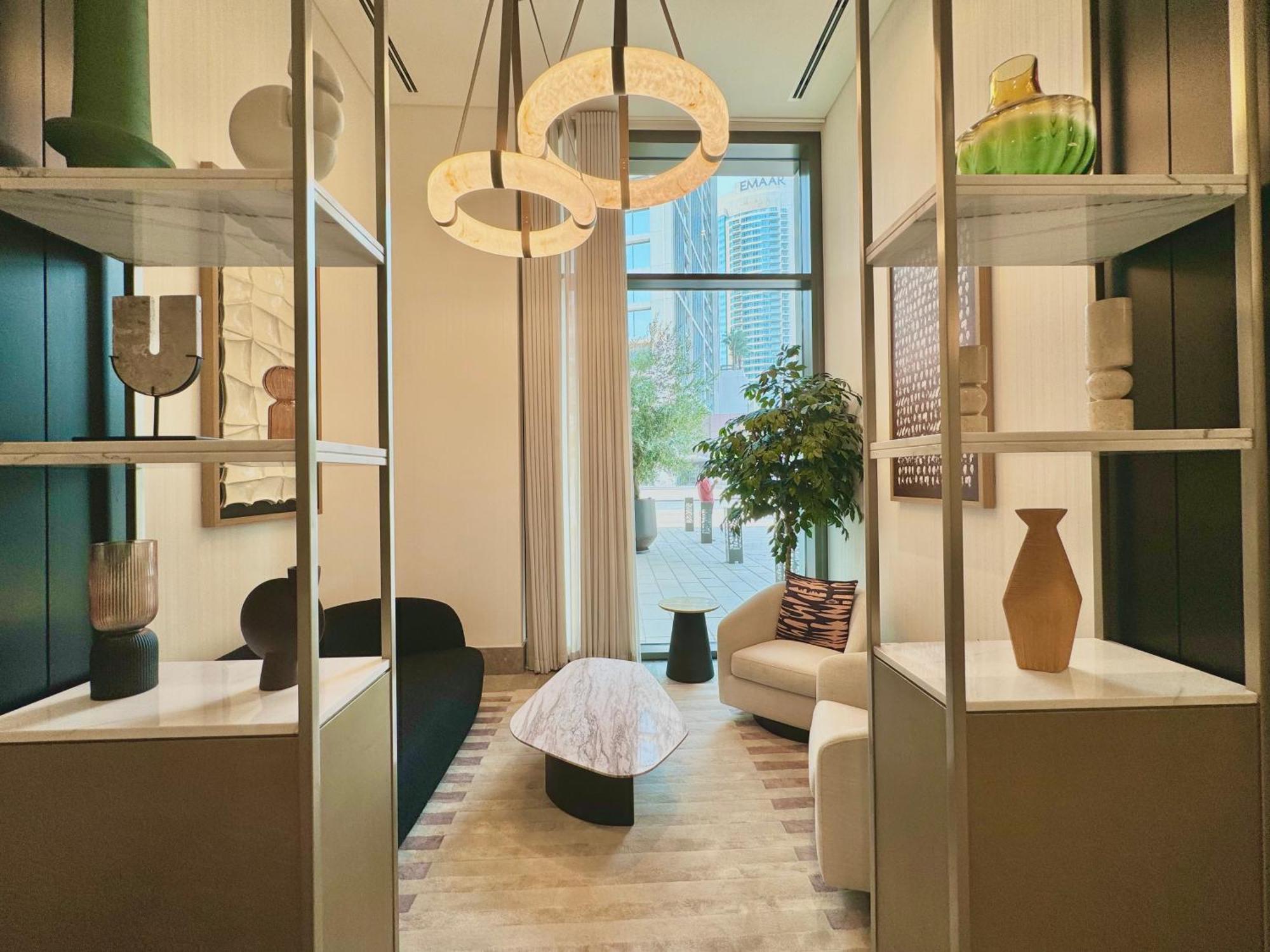 Holiday home Modern 2br Near Mall & Burj Khalif *