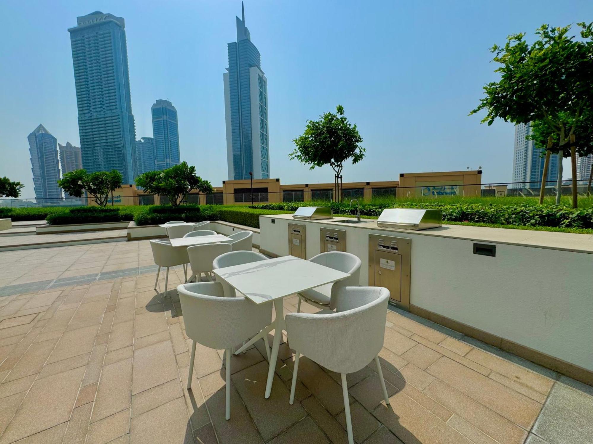 Modern 2br Near Mall & Burj Khalif