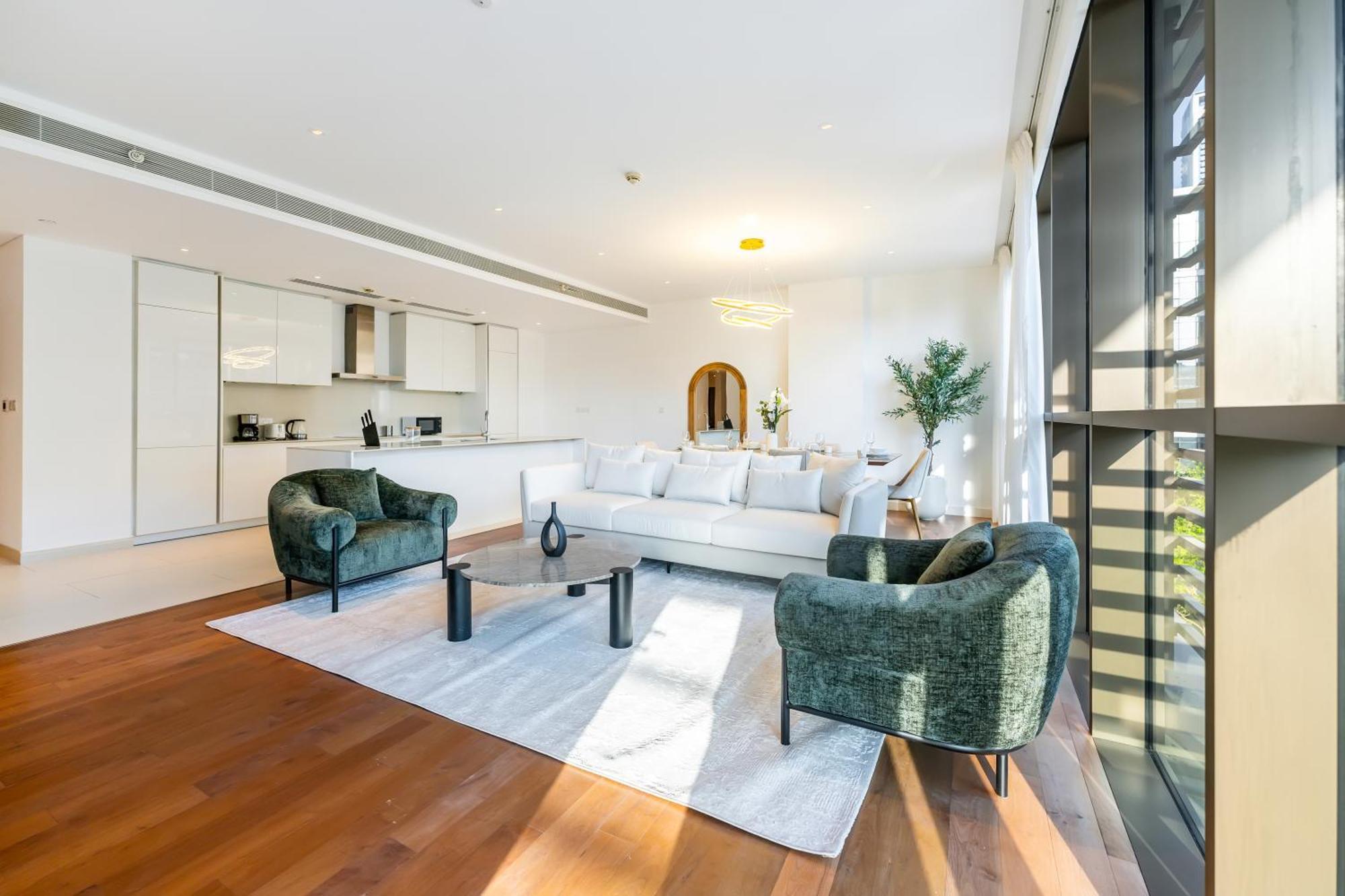 Fam Living - City Walk - Opulent Living Apartment *