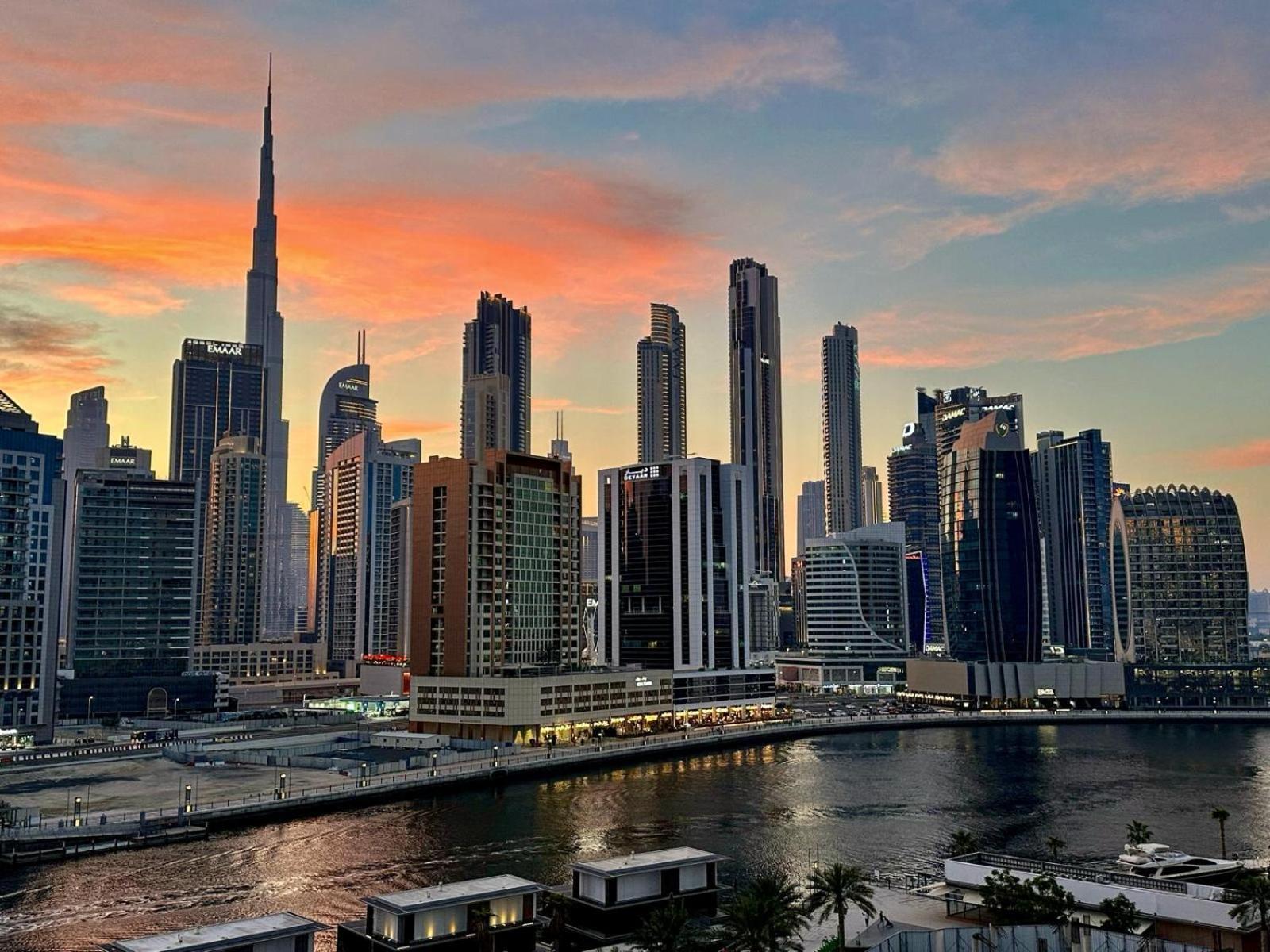 Quite Luxury Burj Khalifa View Apartment *