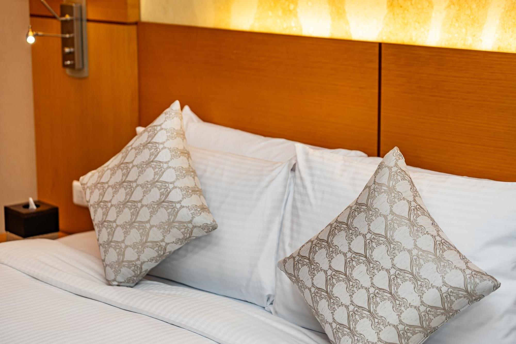 Hotel Carlton Downtown 4*
