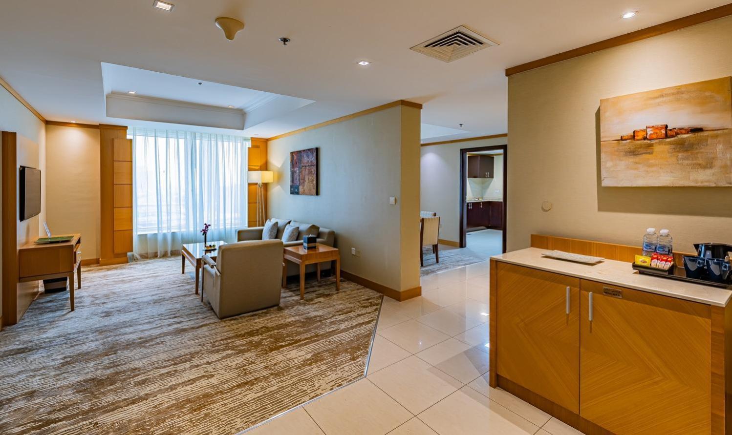 Carlton Downtown Hotel 4*