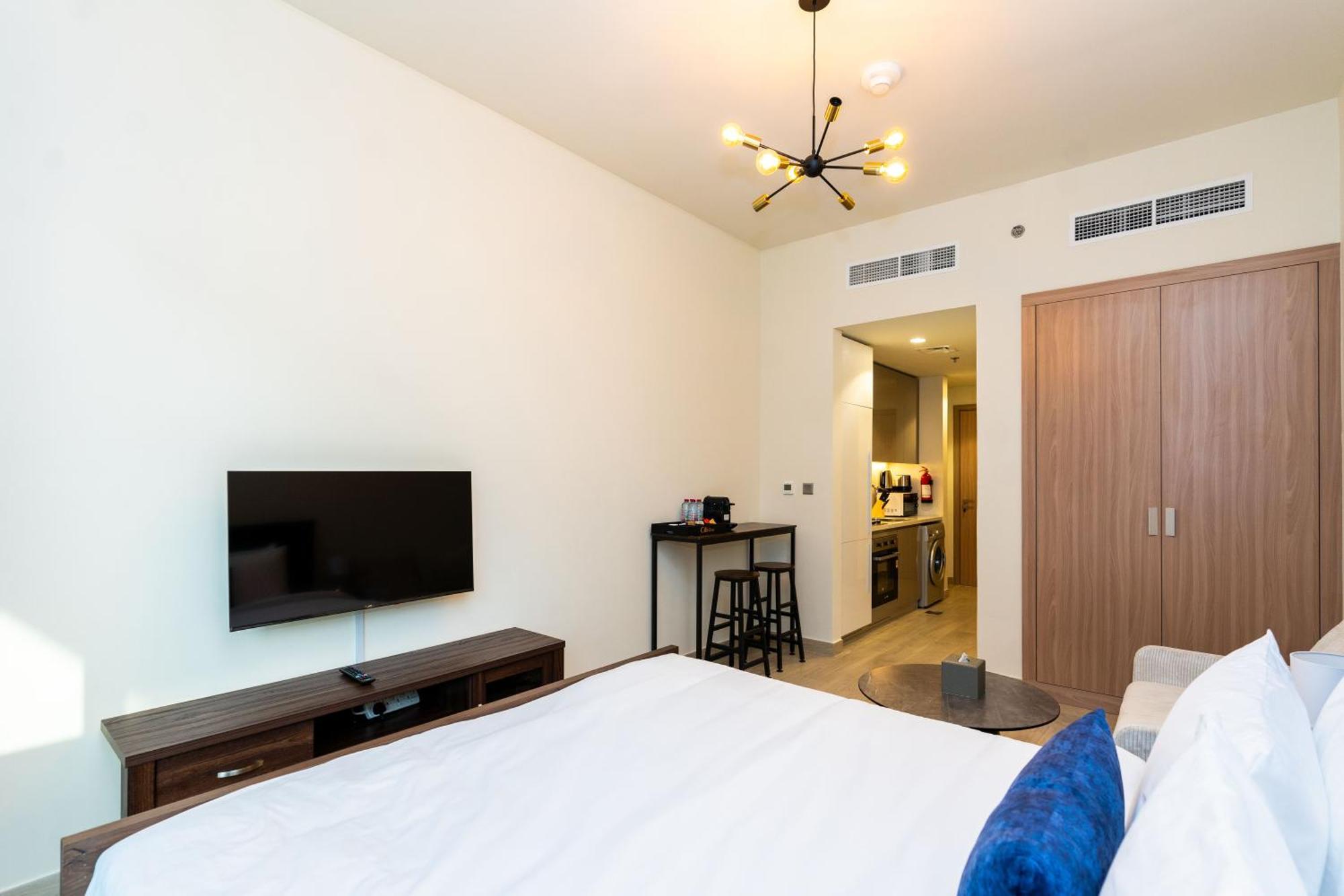 Citihome - Elegant Getaway - Stylish And Serene Apartment