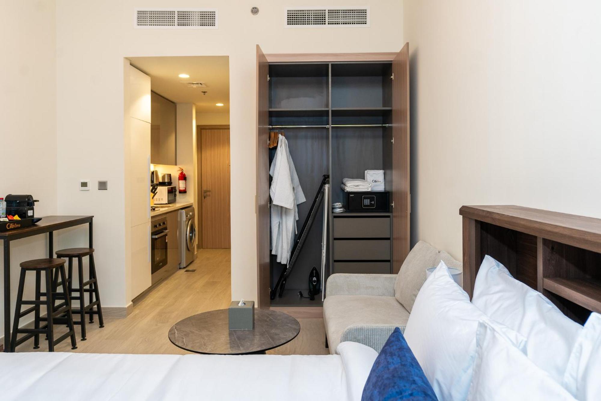 Citihome - Elegant Getaway - Stylish And Serene Apartment Dubai