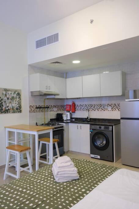 Apartment Stylish Studio Str13 Dubai