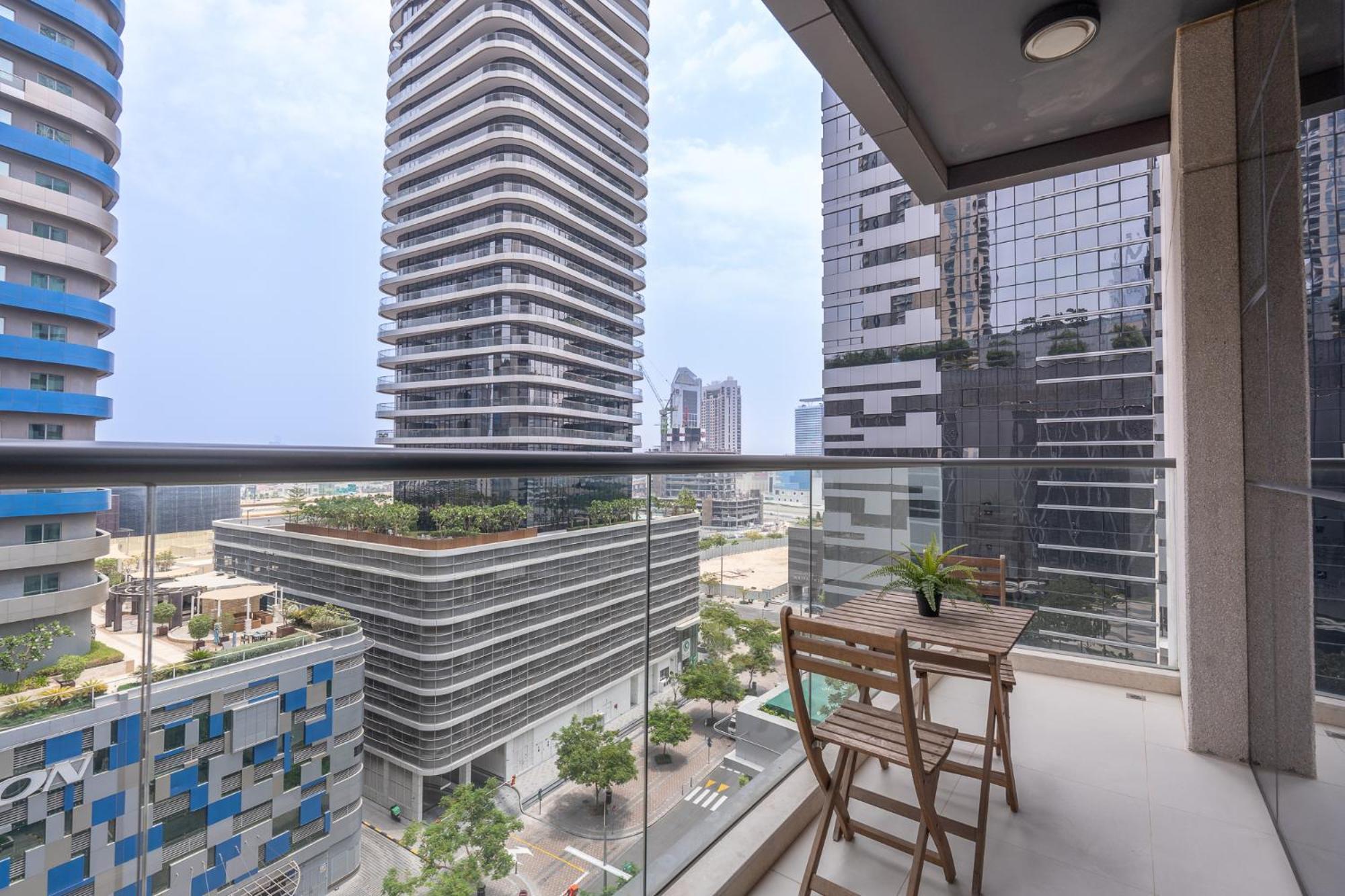 Heaven Crest Homes: Downtown Near Mall & Burj Khalifa *