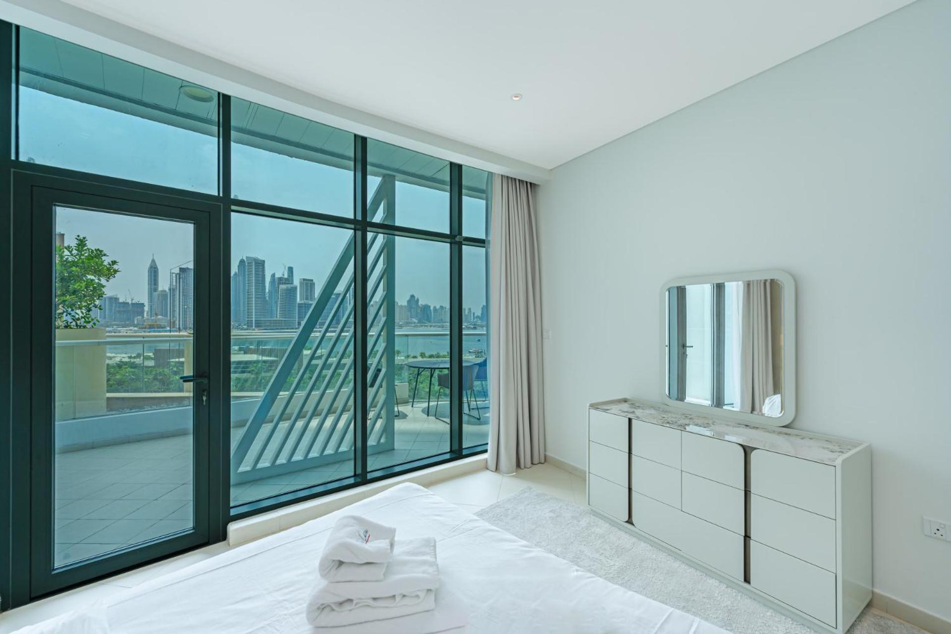 Access I Sea View I Infinity Pool Apartment