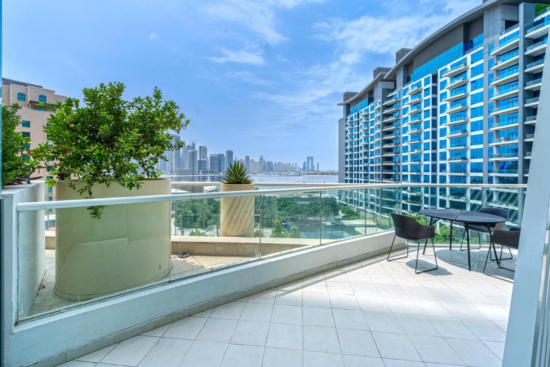 Access I Sea View I Infinity Pool Dubai