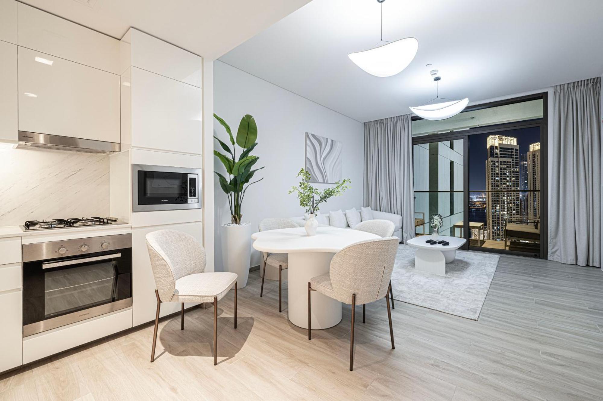 Elegant 1br With Skyline View In Creek Harbour