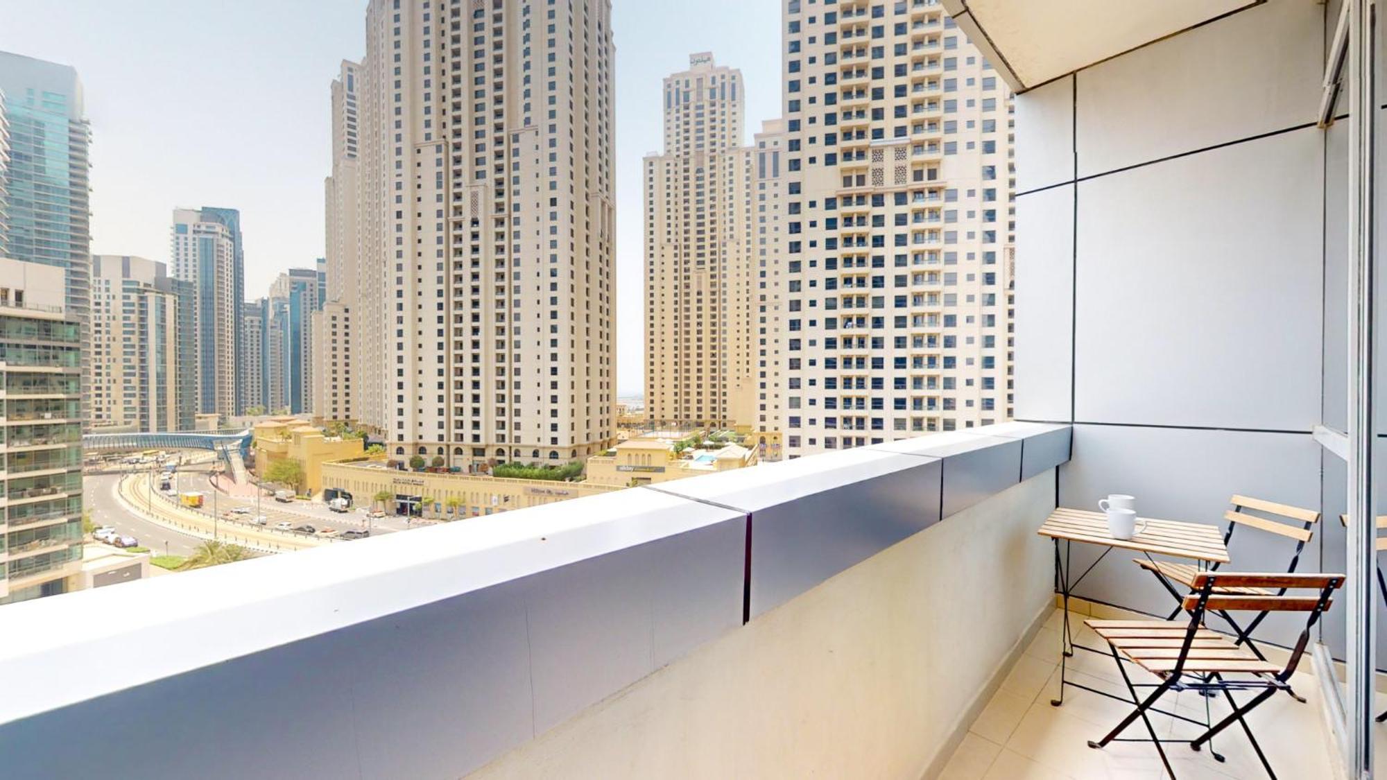 Bay 2 - Charming One Bedroom Apartment Dubai