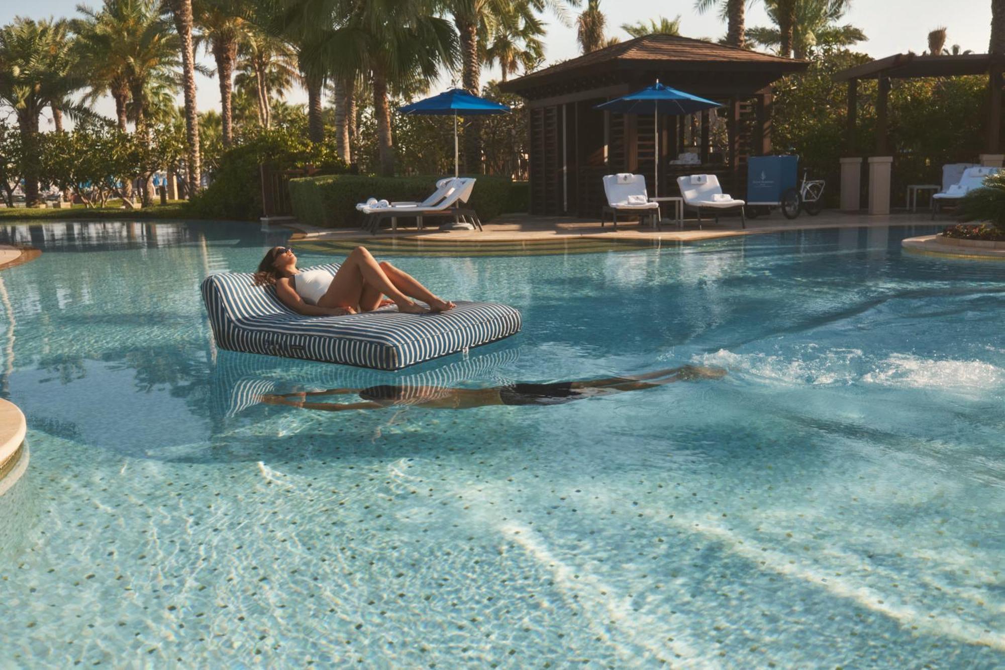 Four Seasons At Jumeirah 5*