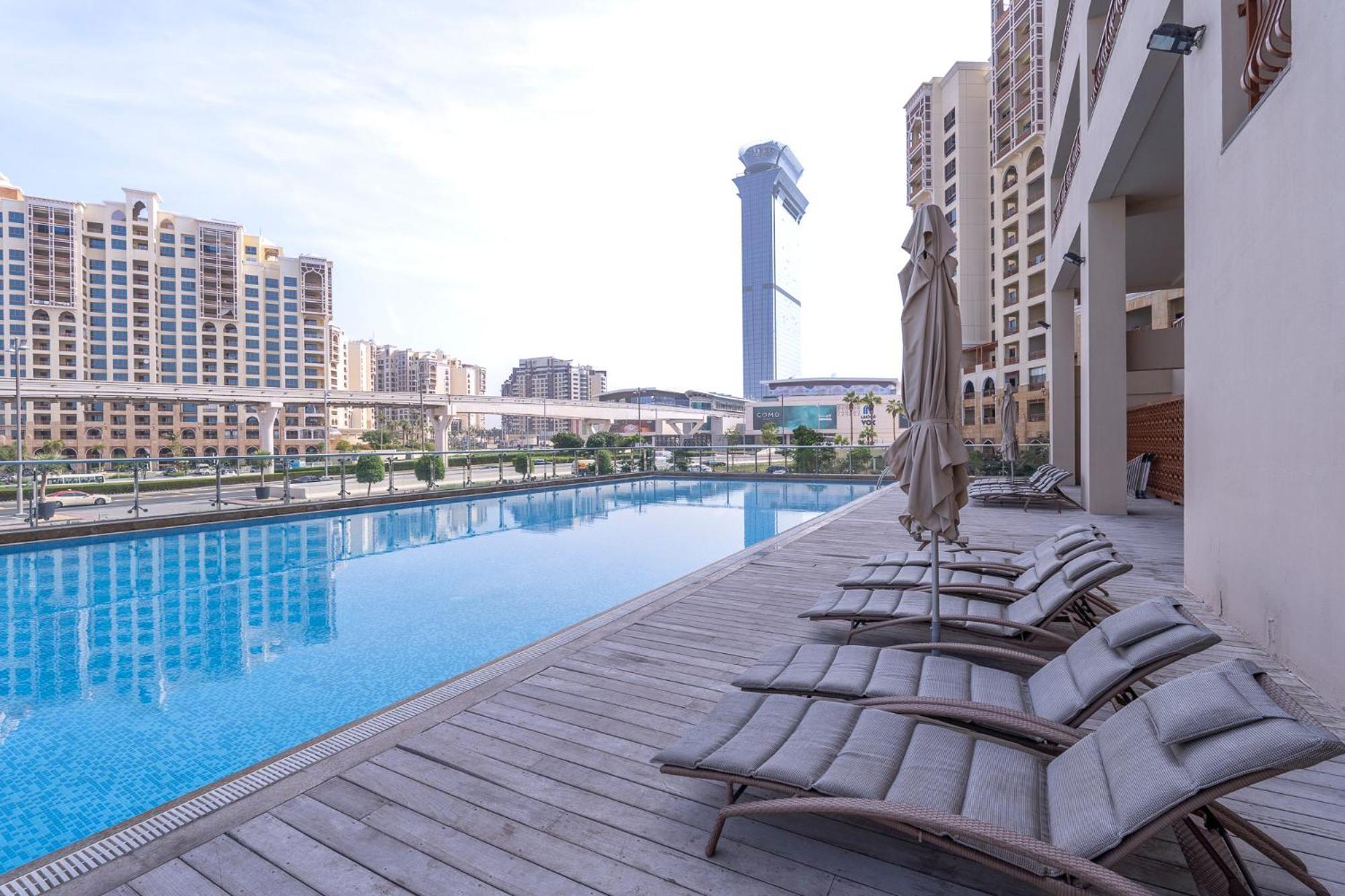 Palm Jumeirah Studio With Sea View Spacious Apartment *