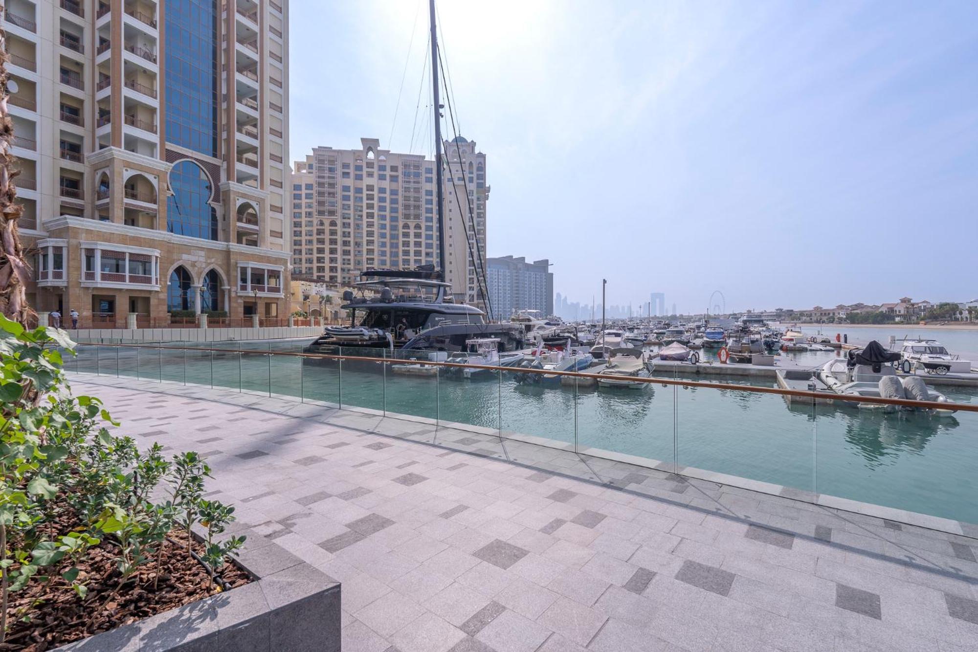 Palm Jumeirah Studio With Sea View Spacious Apartment Dubai