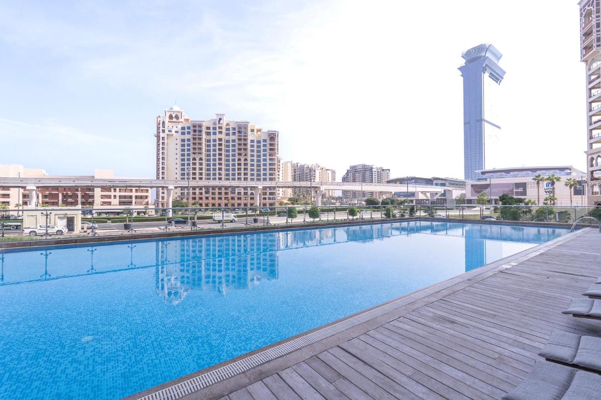 Palm Jumeirah Studio With Sea View Spacious