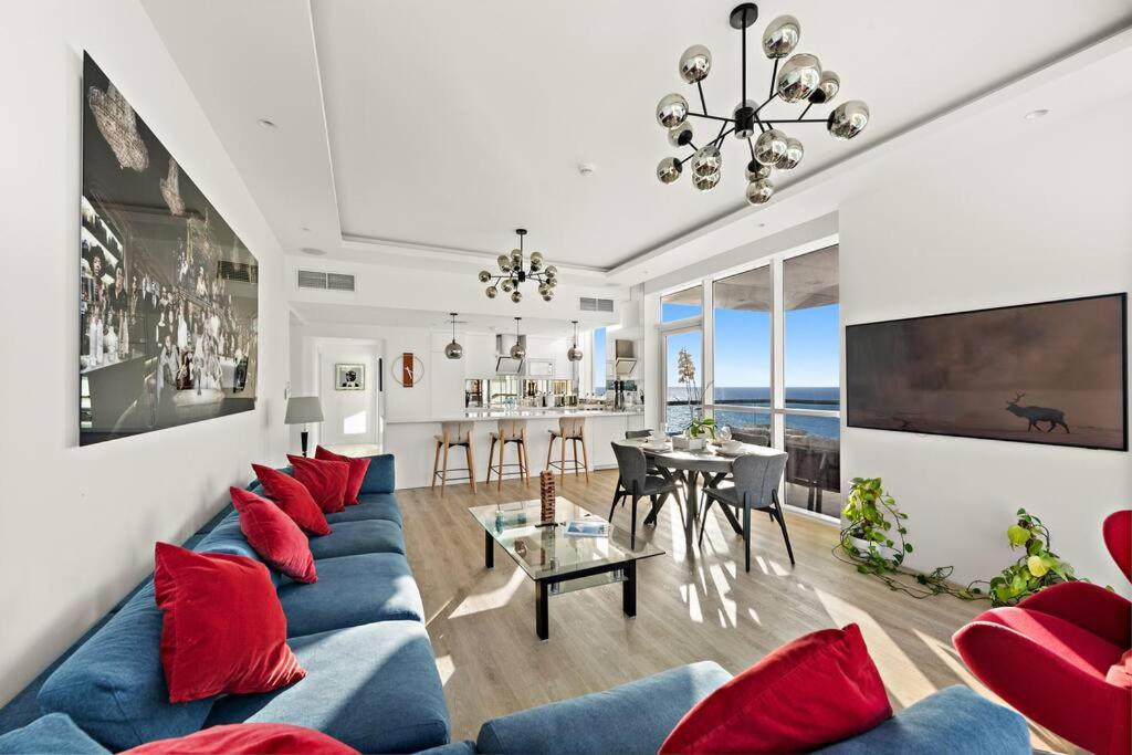 First Class 2br Vibrant Waterfront District * Dubai
