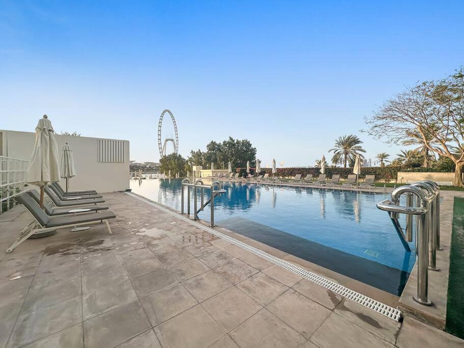 First Class 2br Vibrant Waterfront District Dubai