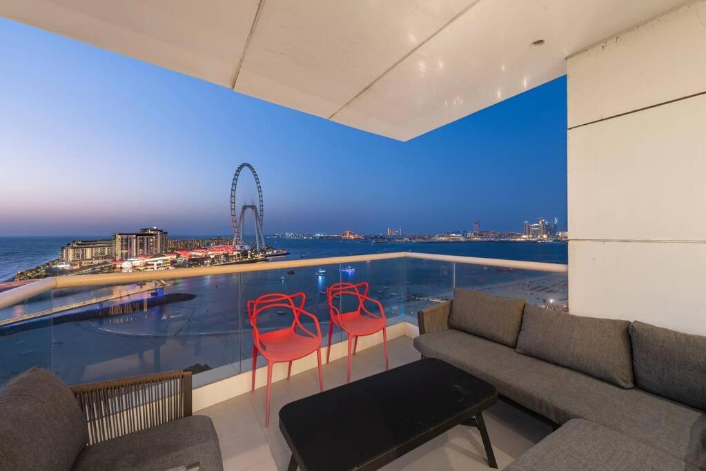 First Class 2br Vibrant Waterfront District Apartment *
