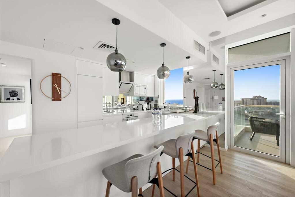 First Class 2br Vibrant Waterfront District