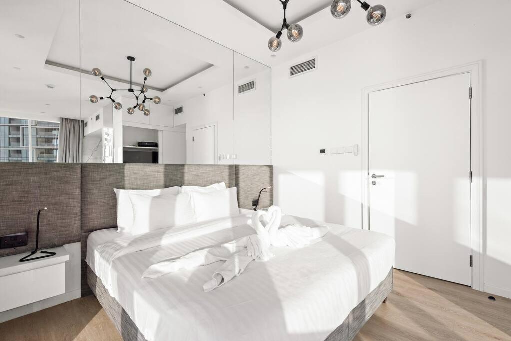 Apartment First Class 2br Vibrant Waterfront District