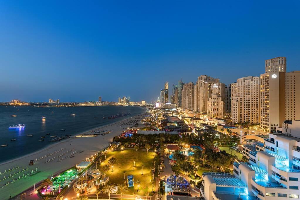 Apartment First Class 2br Vibrant Waterfront District