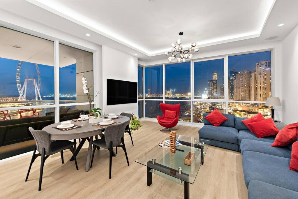 First Class 2br Vibrant Waterfront District Apartment *