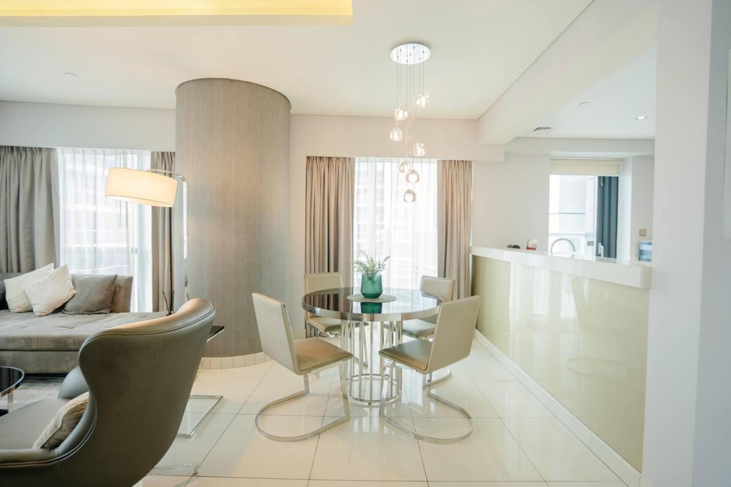 Apartment Paramount Towers - Elegant Dubai