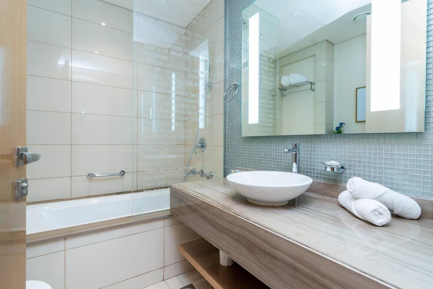 Paramount Towers - Elegant Apartment *