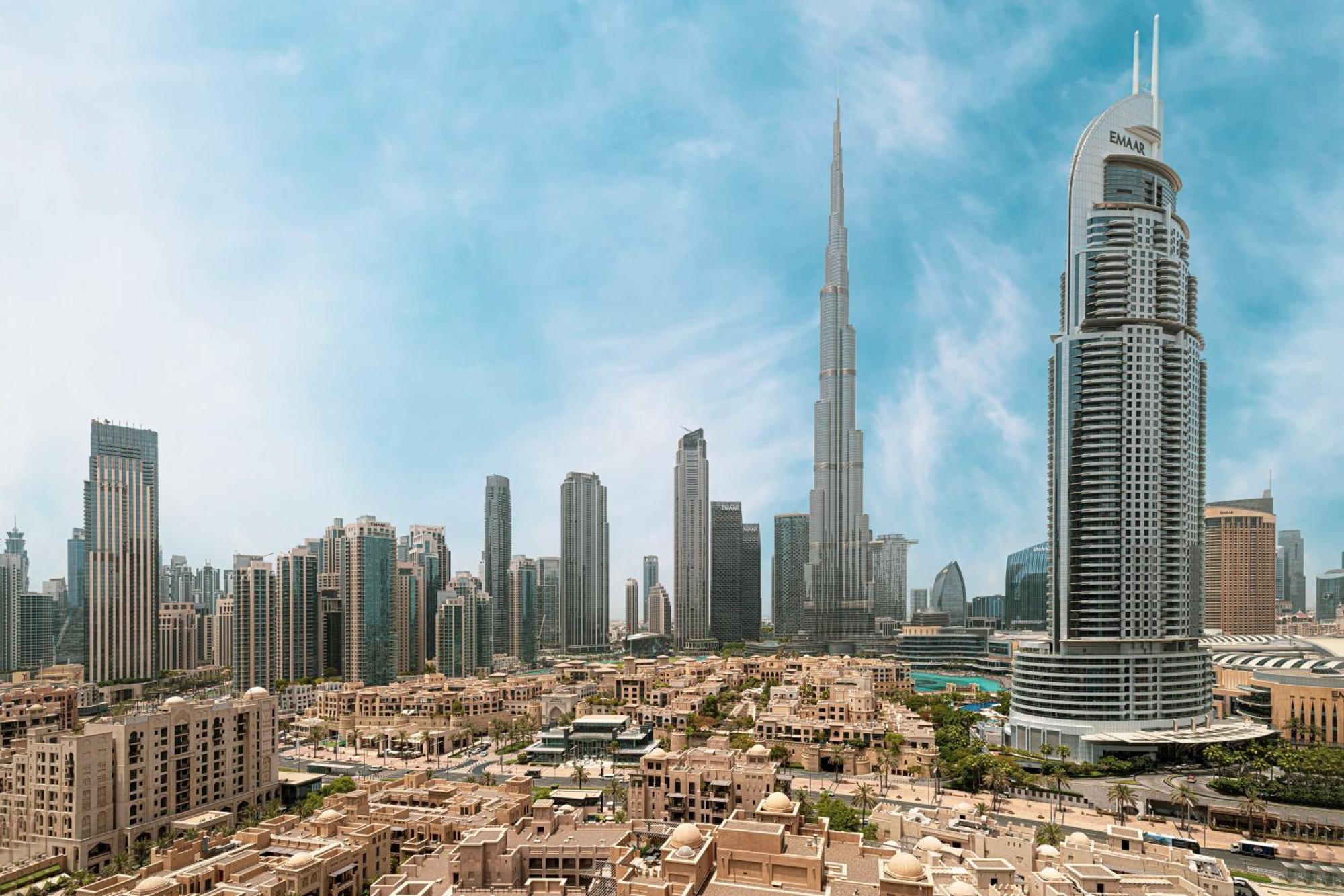 Apartment 5 Minute Walk To The Fountains! Full Burj Khalifa View! 5-star Pool & Gym! Dubai