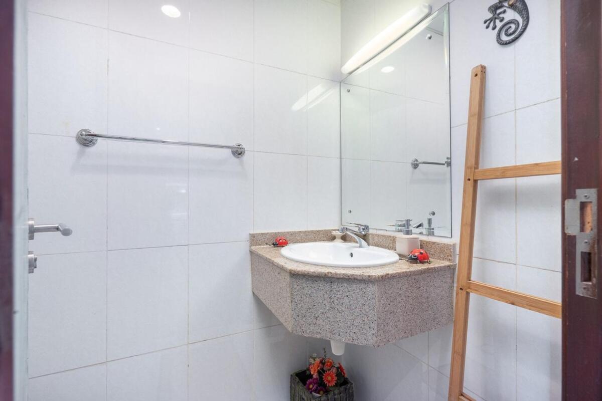 Elegant 1 Bedroom That Sleeps 3 Apartment Dubai