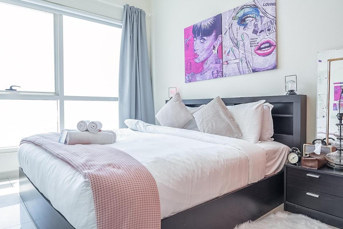 Apartment Elegant 1 Bedroom That Sleeps 3 Dubai