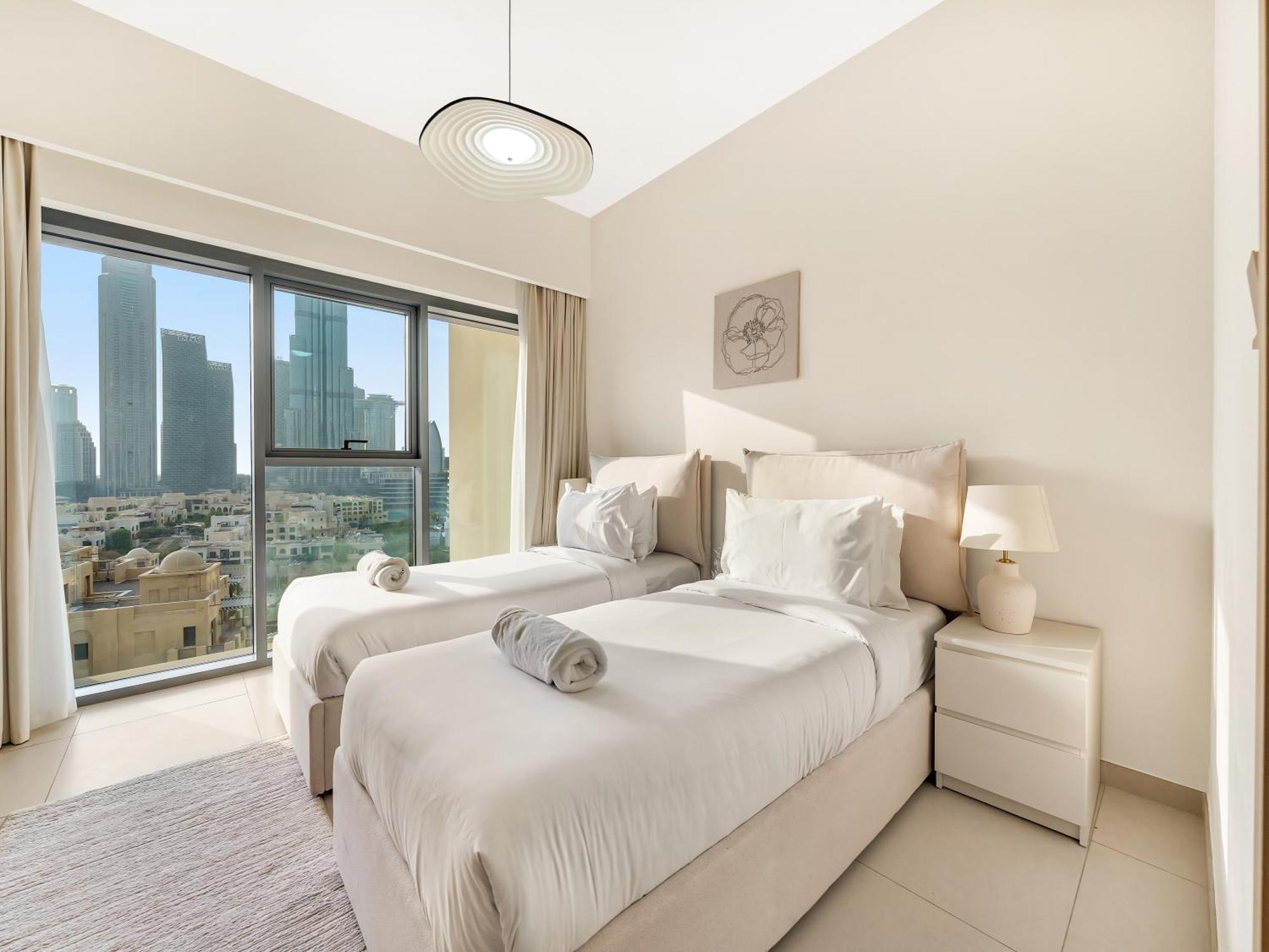 Burj Khalifa Laser Show & Fountain Show View Apartment Dubai