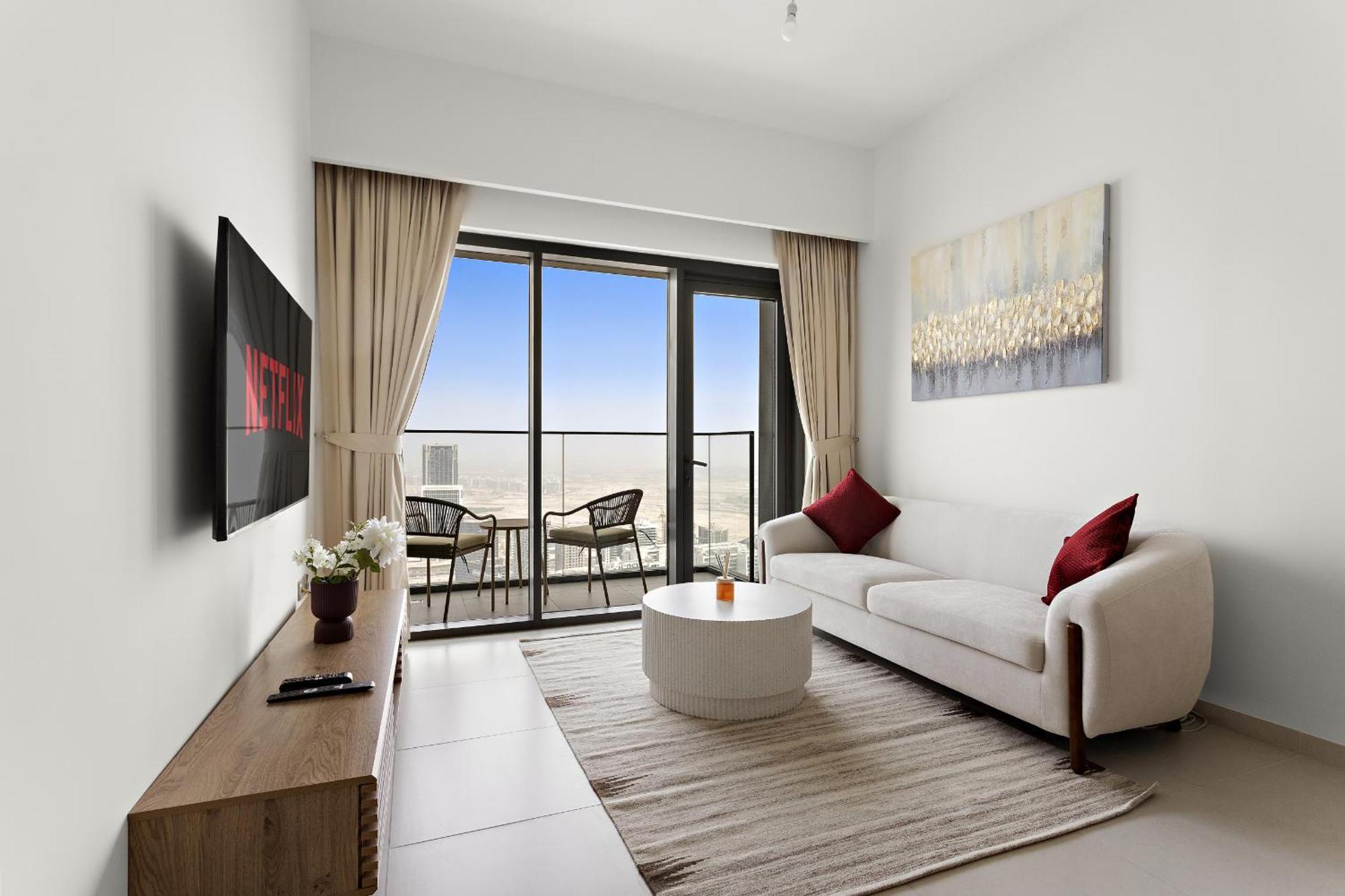 Vayk - Stylish 1 Bd In Downtown , Near Mall * Dubai