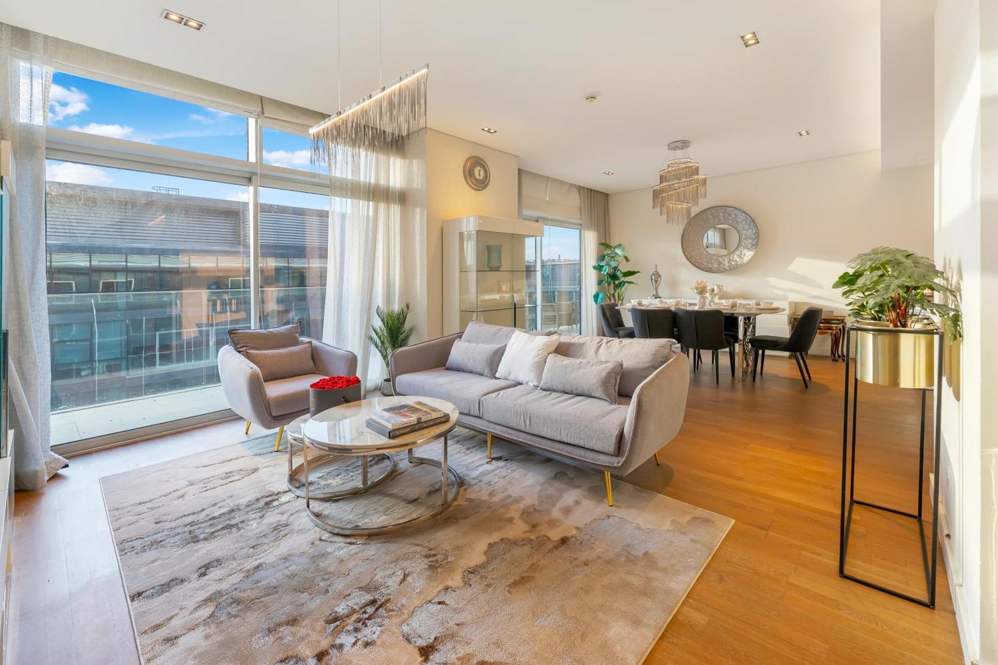 Apartment Fam Living - City Walk - Opulent Living