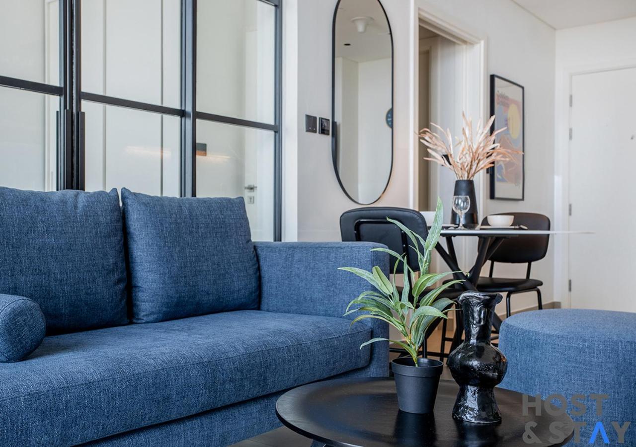 Stunning 1br In Hills Dubai