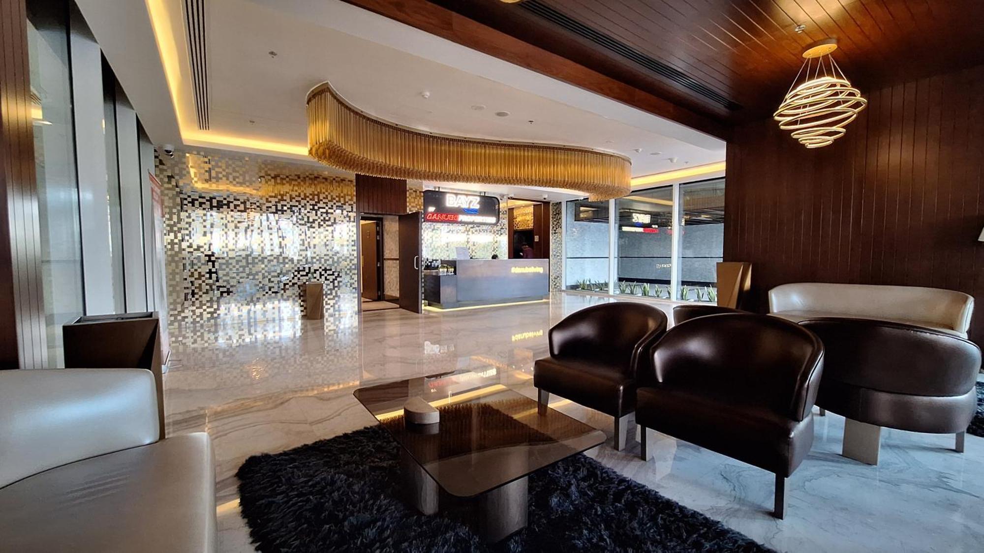 Apartment Bayz By Danube Marasi Drive
