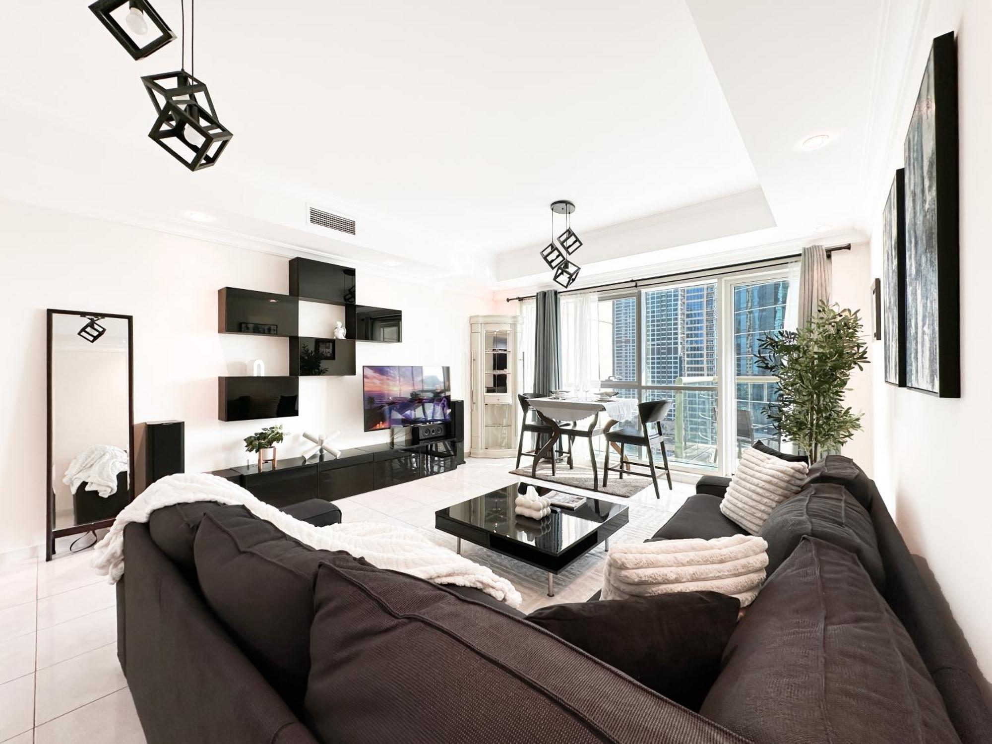 Trophy 1br Retreat W Balcony, Pool, Gym In Jlt * Dubai