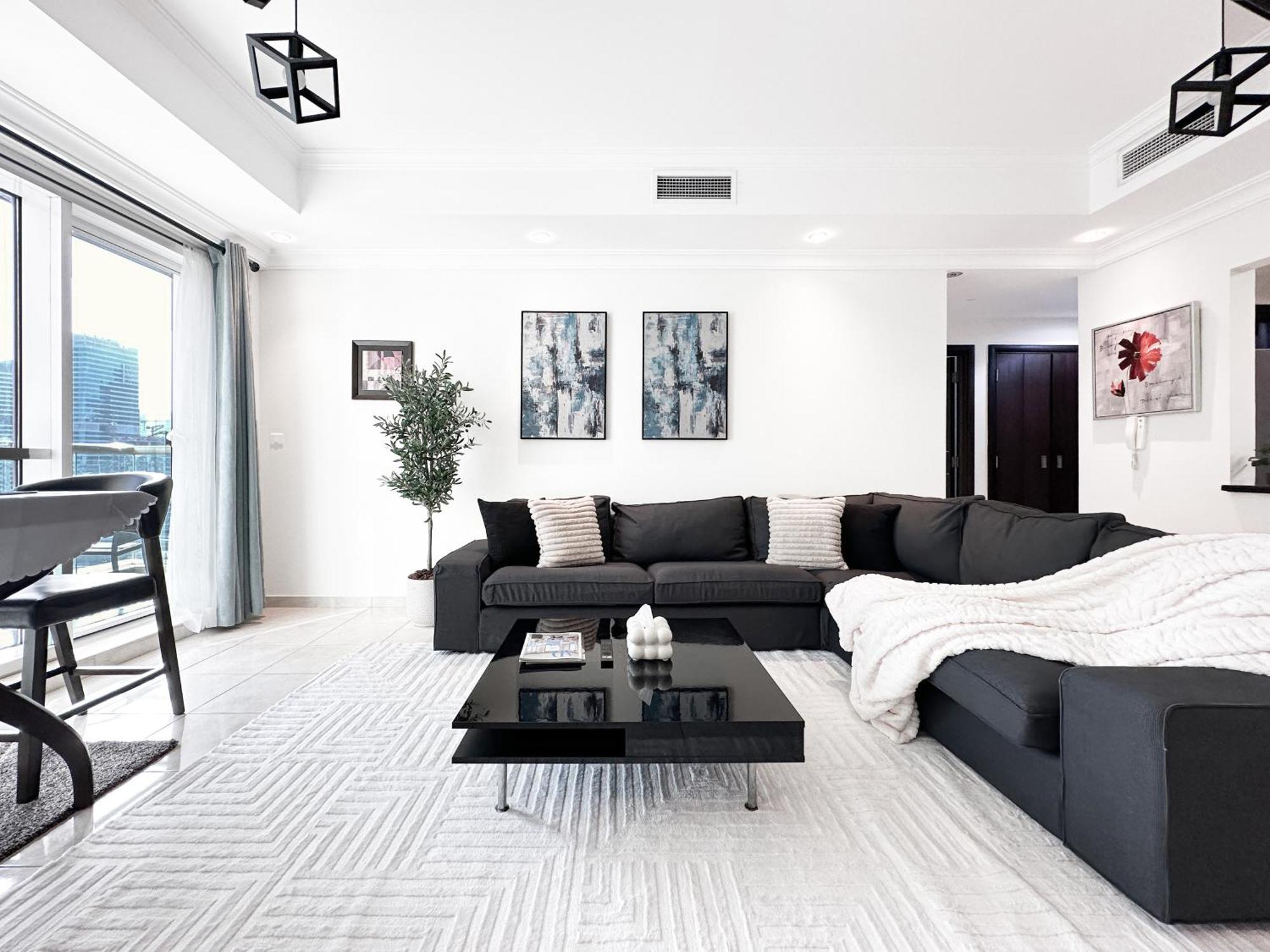 Apartment Trophy 1br Retreat W Balcony, Pool, Gym In Jlt