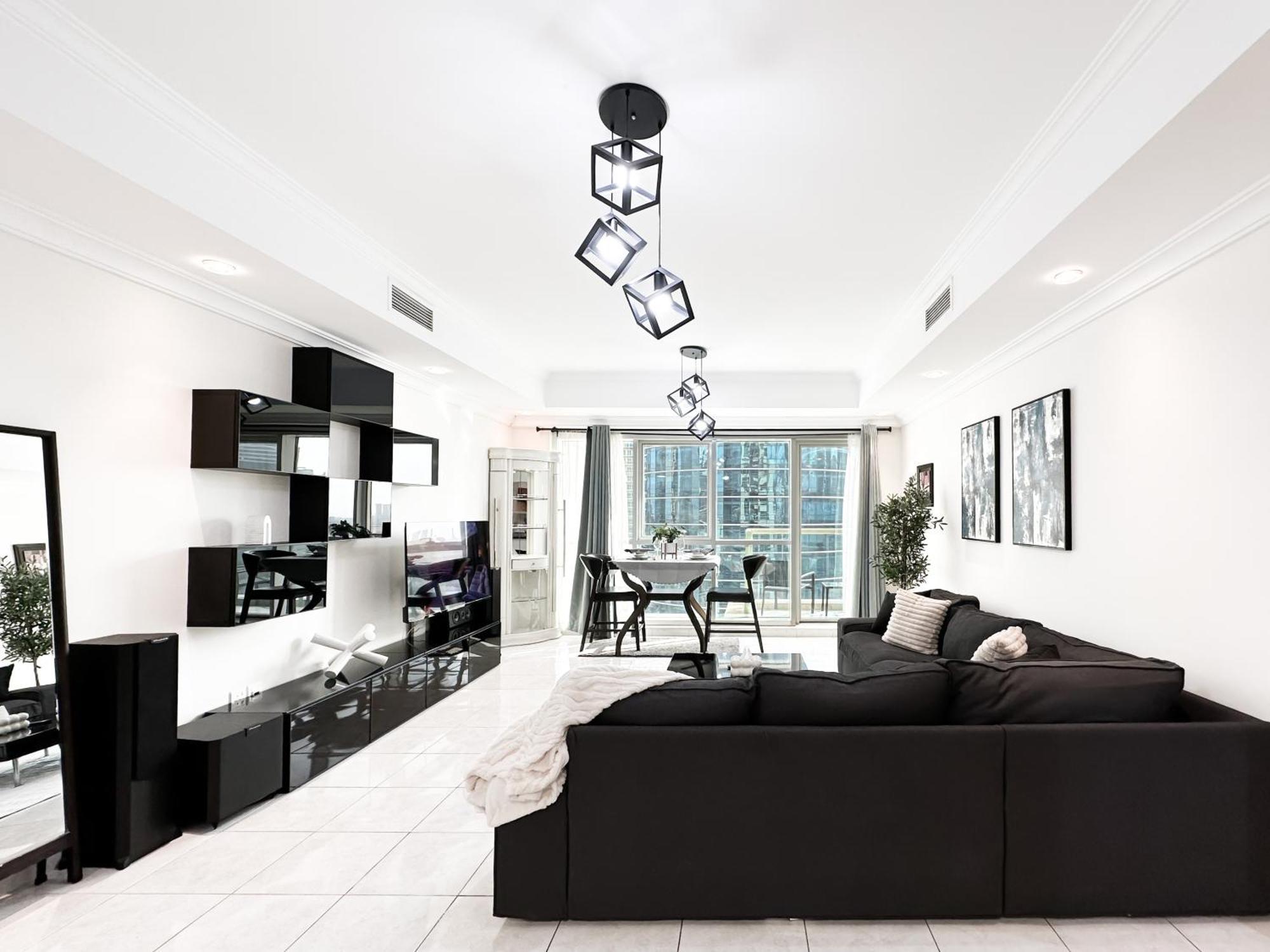 Trophy 1br Retreat W Balcony, Pool, Gym In Jlt Apartment Dubai