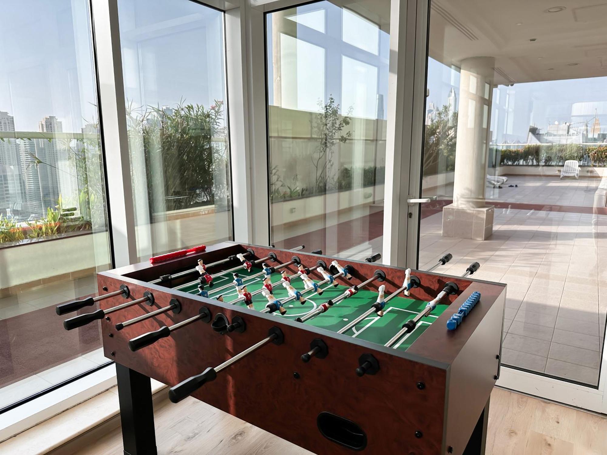Apartment Trophy 1br Retreat W Balcony, Pool, Gym In Jlt Dubai
