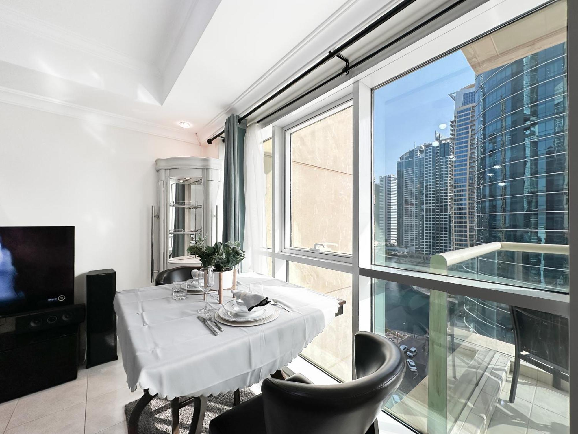 Trophy 1br Retreat W Balcony, Pool, Gym In Jlt *