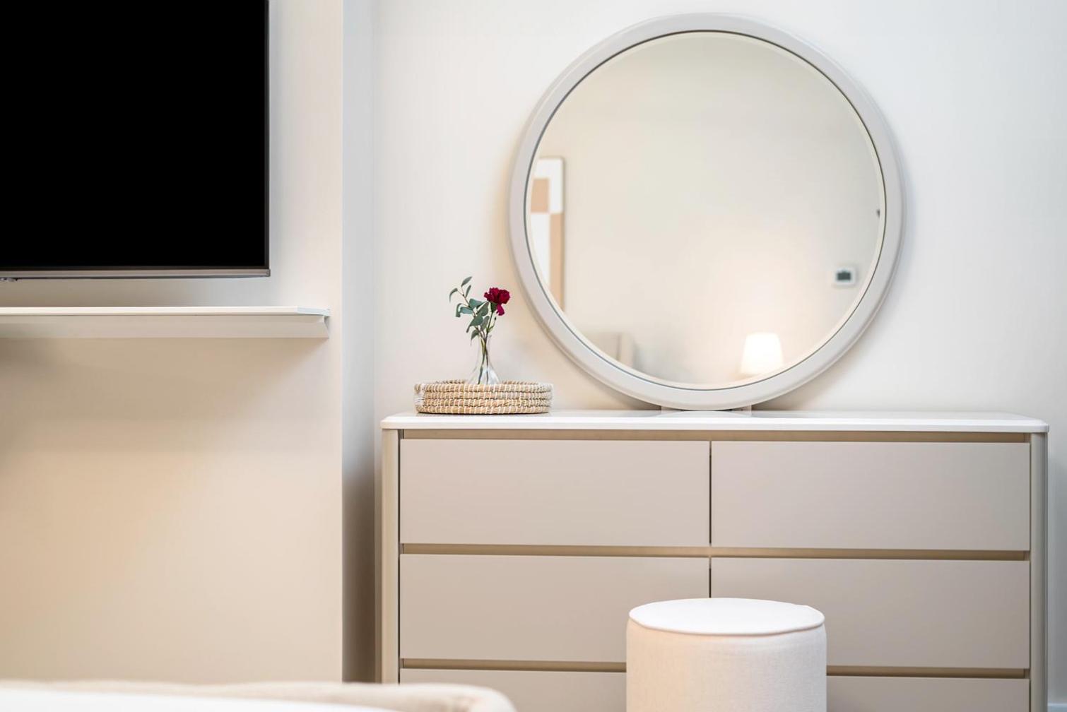 Contemporary 1 Bedroom In Al Jaddaf