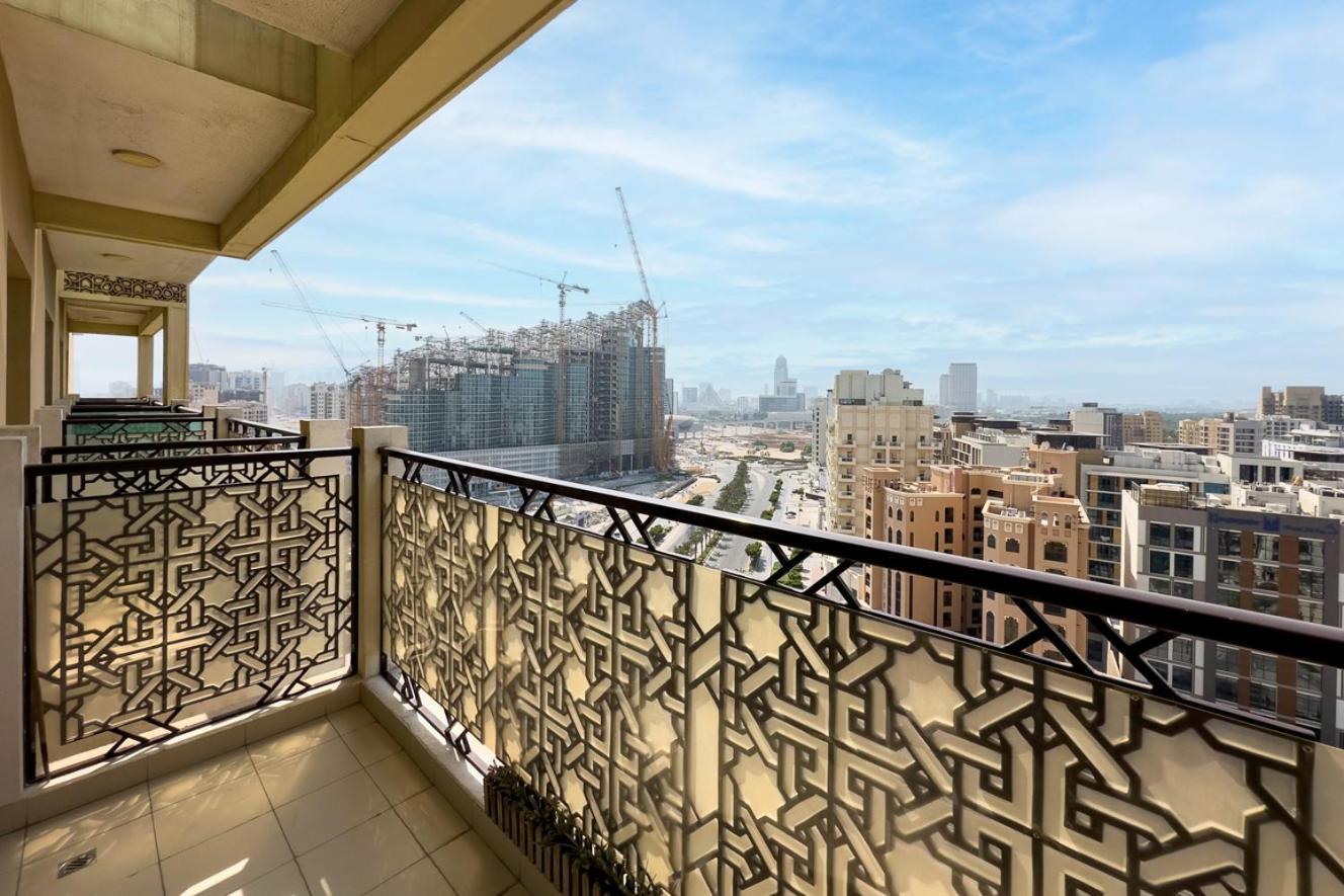 Apartment Contemporary 1 Bedroom In Al Jaddaf *